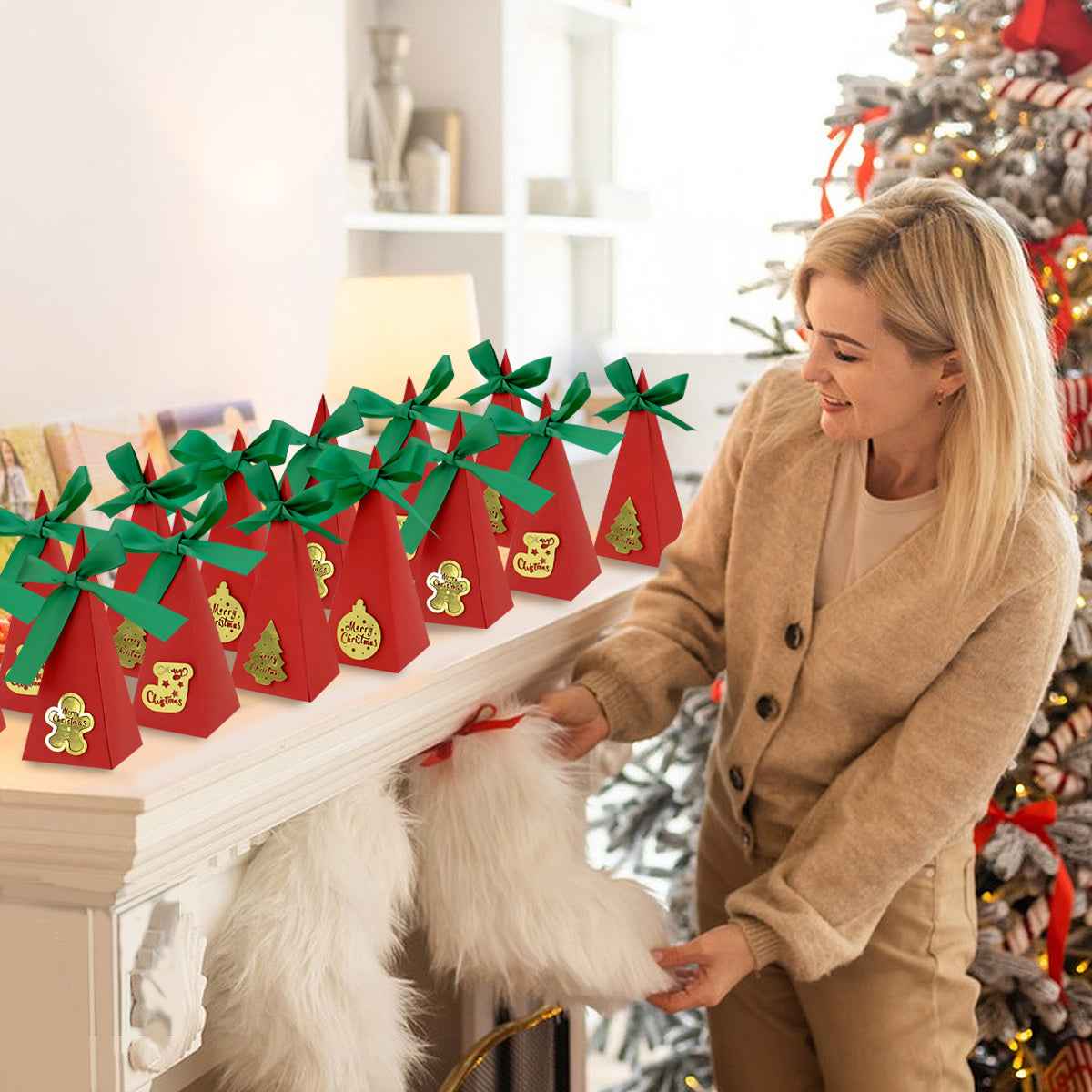 20 Packs Christmas Treat Boxes - Pre-Assembled Triangle Goody Boxes - DropOnline.co