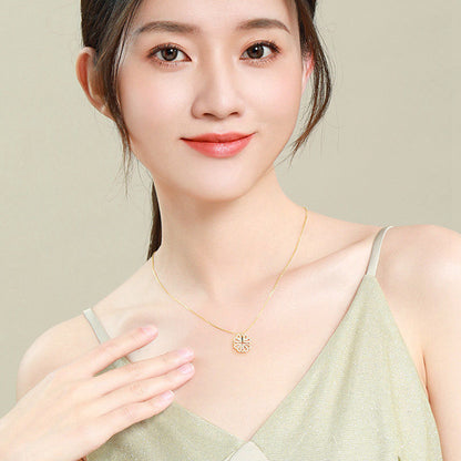 Retro Magnetic Folding Four Leaf Clover Pendant Necklace | Women's Openable Heart Choker