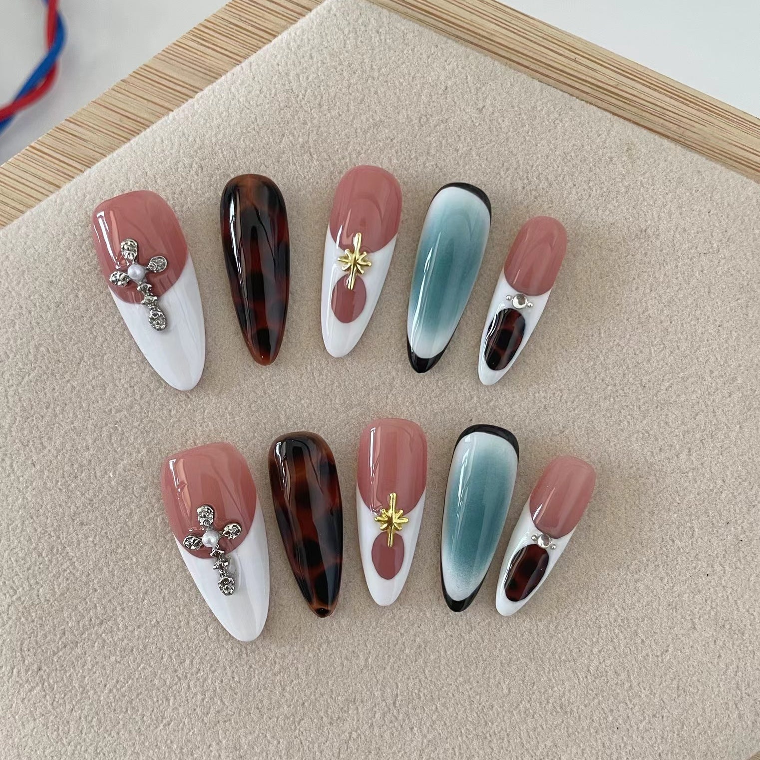 Autumn And Winter Blooming Hand-painted Maillard White Elegant High-end Long Handmade Wear Manicure - DropOnline.co
