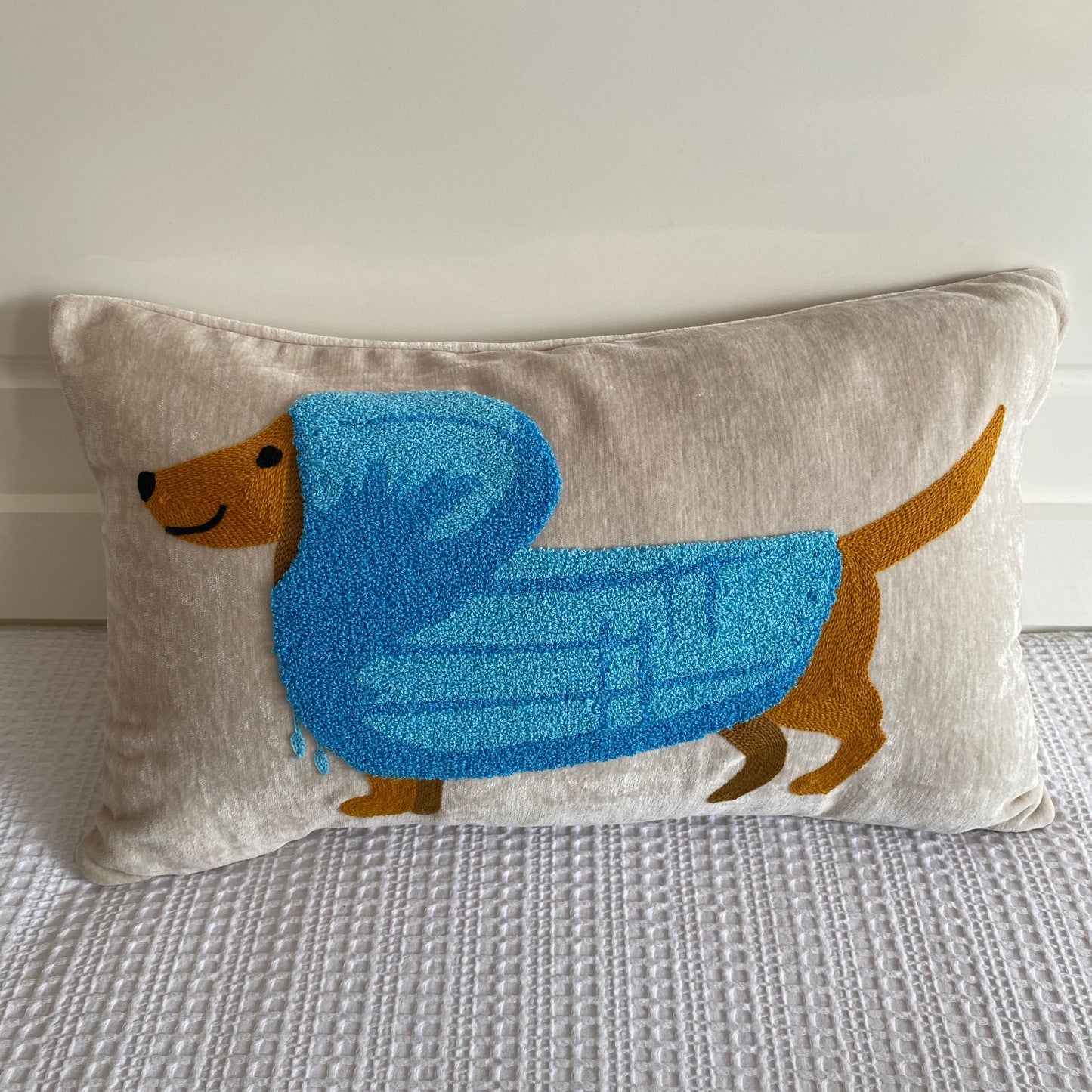 Pillow Embroidered Cushion With Core American Dog - DropOnline.co