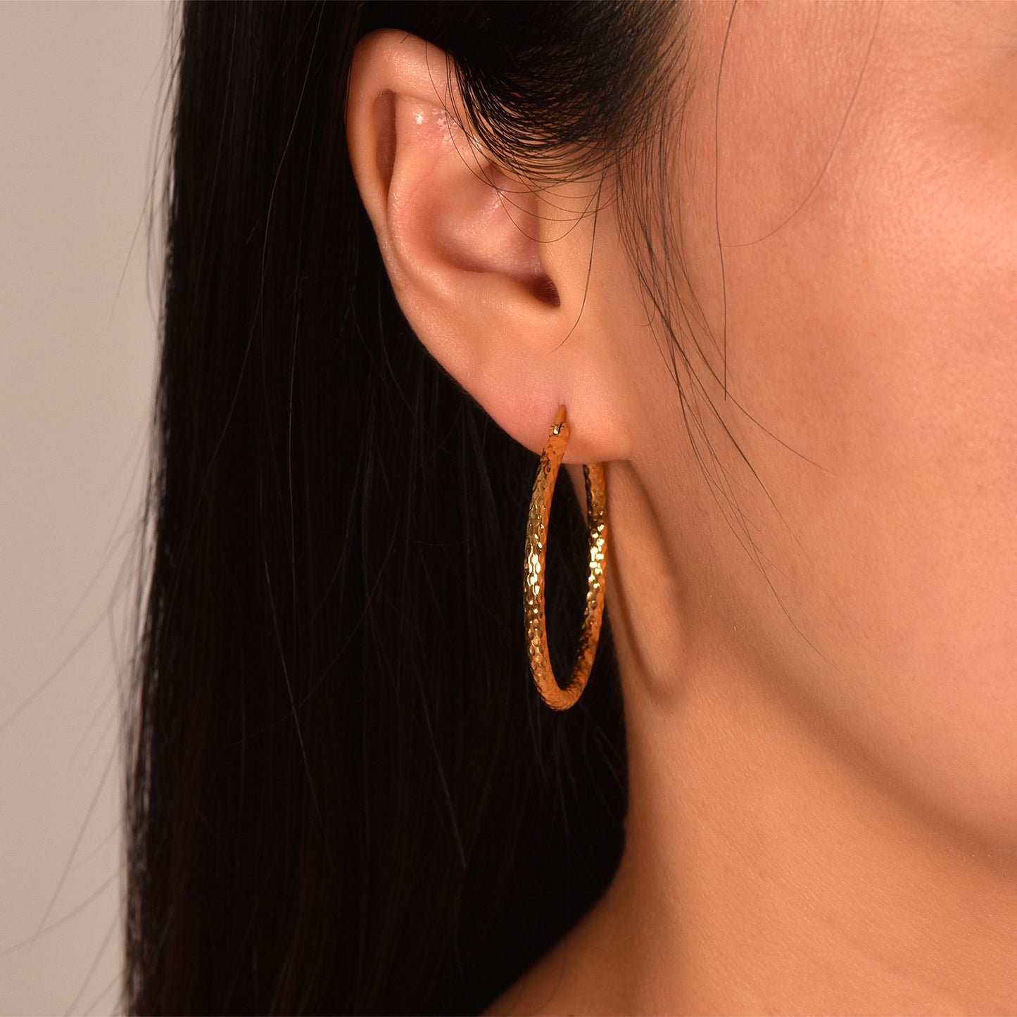 18K Gold-plated Dense Emboss Round Ring Earrings Advanced Sense - DropOnline.co