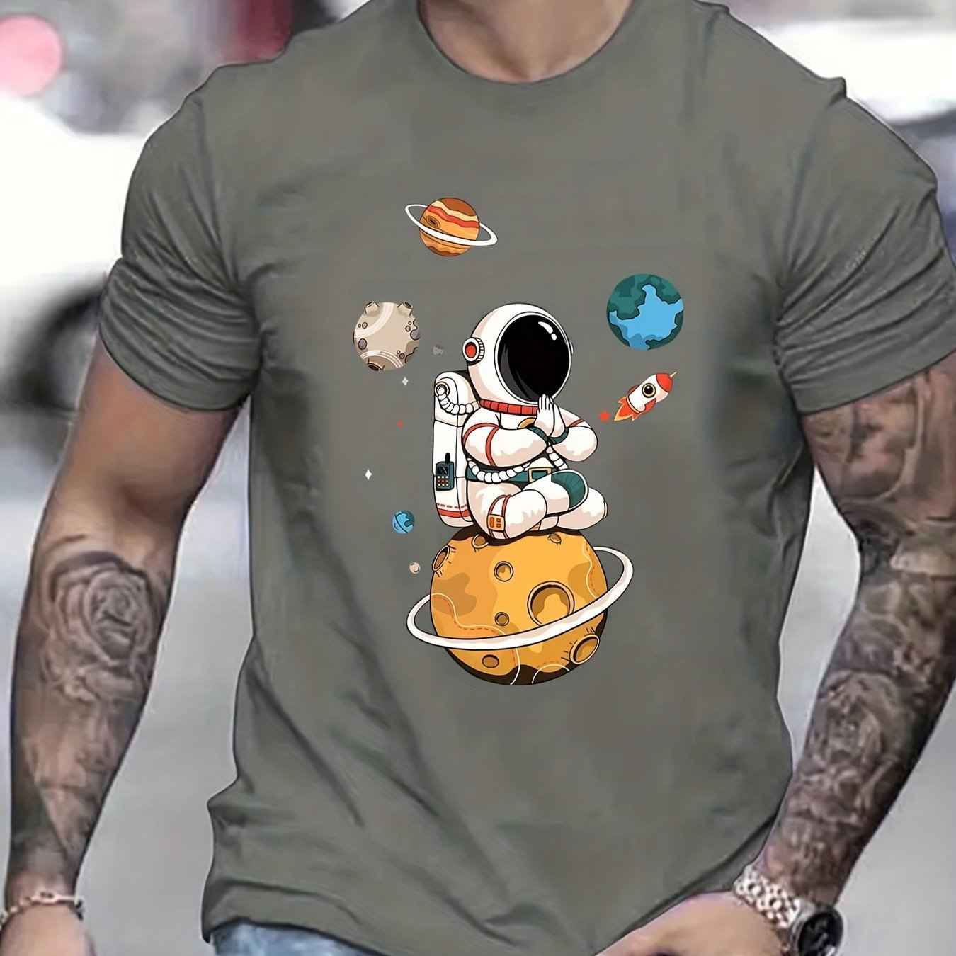 Astronaut & Planet Print T-Shirt - Men's Space Theme Graphic Tee