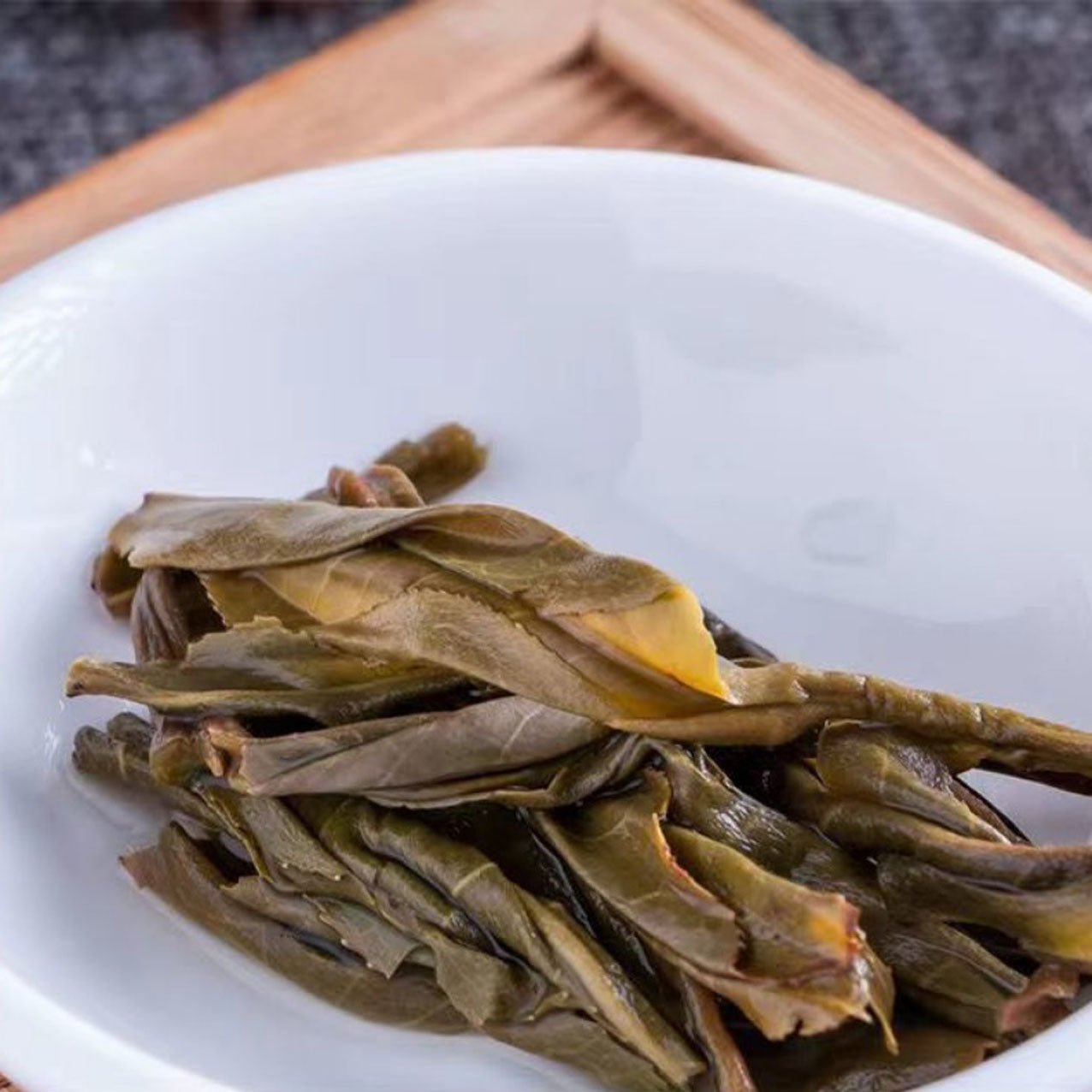 Yunnan Banzhang Gushu Sheng Pu'er Tea Cake 357g - DropOnline.co