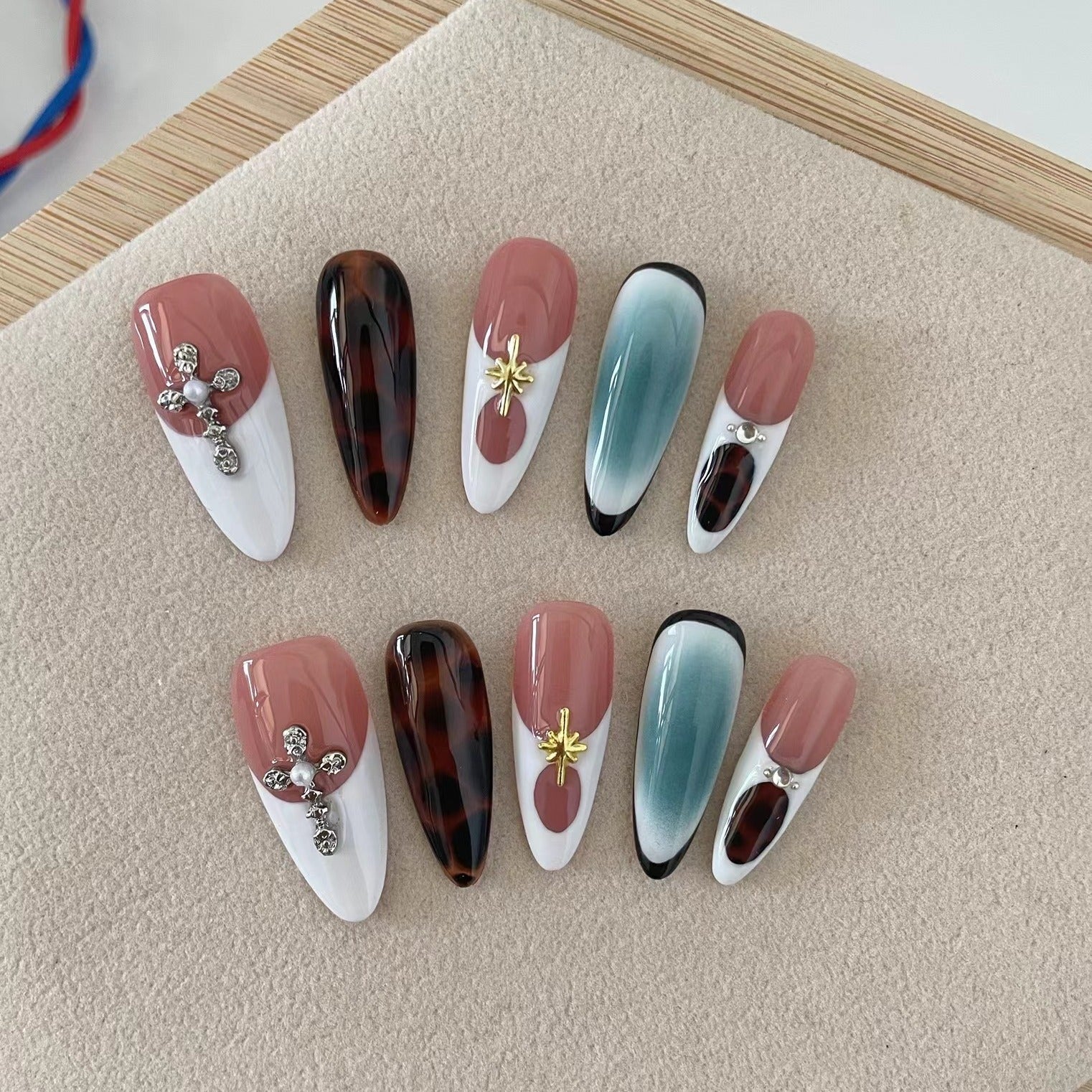 Autumn And Winter Blooming Hand-painted Maillard White Elegant High-end Long Handmade Wear Manicure - DropOnline.co