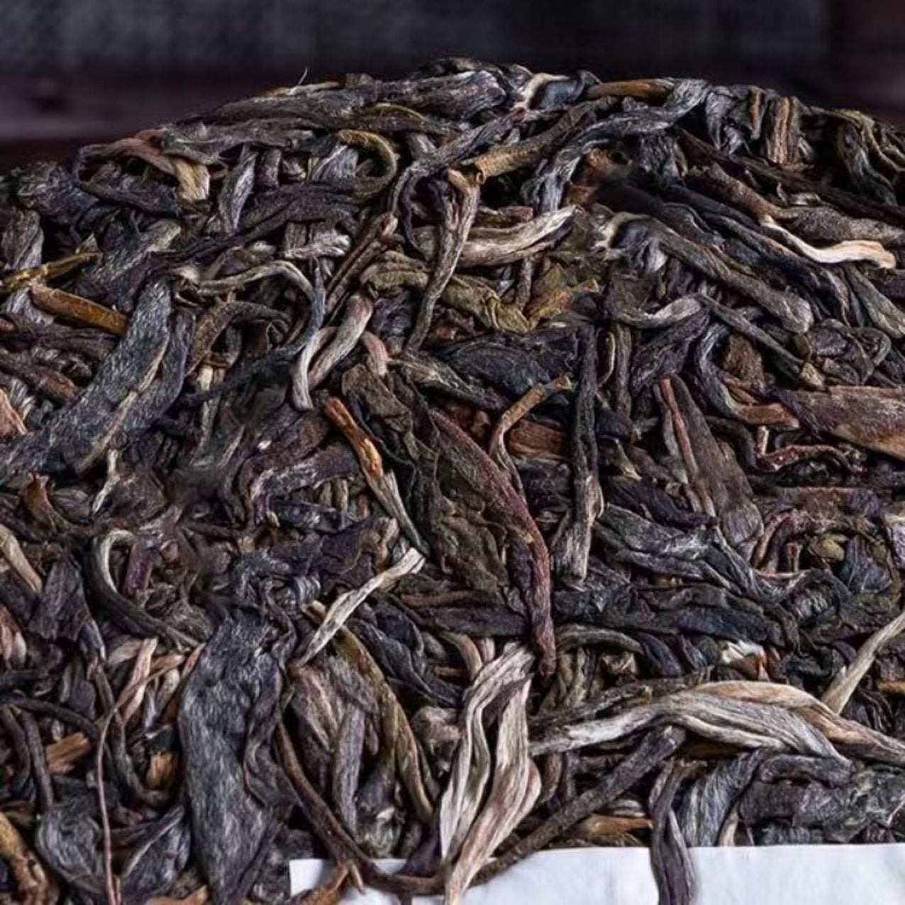 Yunnan Banzhang Gushu Sheng Pu'er Tea Cake 357g - DropOnline.co