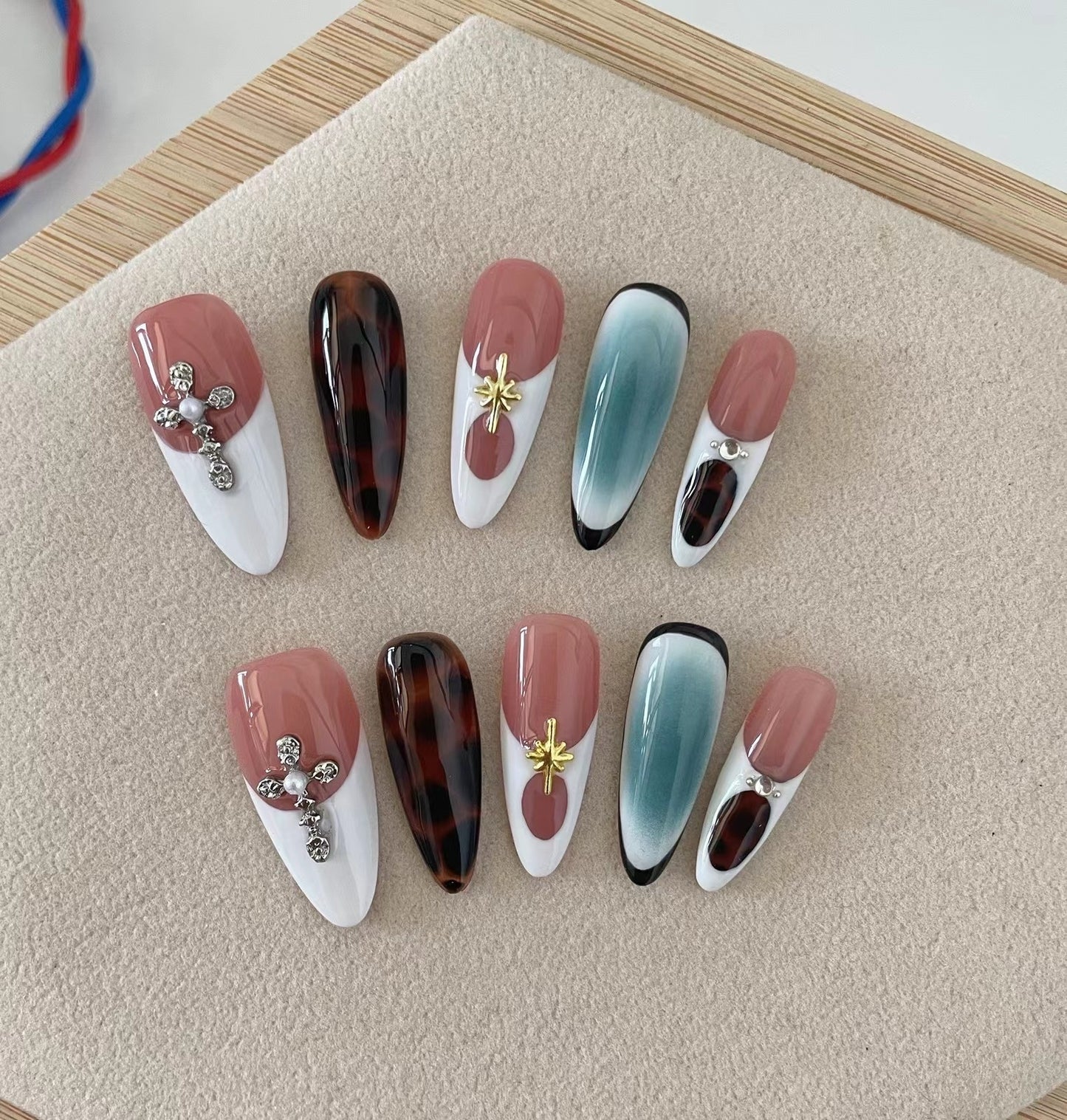 Autumn And Winter Blooming Hand-painted Maillard White Elegant High-end Long Handmade Wear Manicure - DropOnline.co