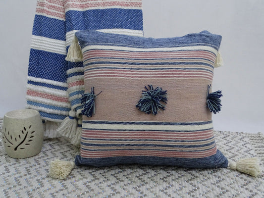 Coussin décoratif avec pompons et houppes 50 x 50 cm, rembourrage inclus