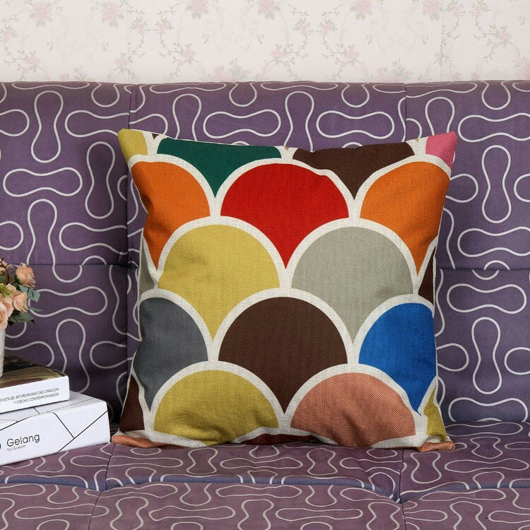 Colorful geometric pattern cushion - DropOnline.co