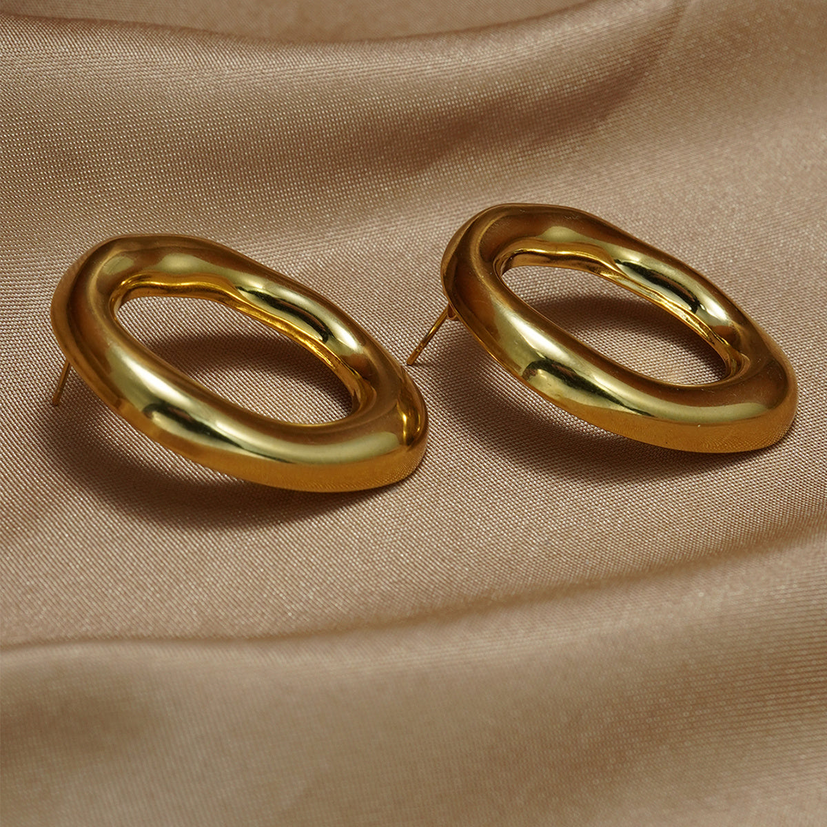 Lxalry 18K Gold Plated Stainless Steel Oval Pendant Jewelry Set For Women - Minimalist Elegant Necklace & Earrings, Hypoallergenic, Waterproof, Tarnish-Free, Ideal Gift For Birthday, Wedding, Daily We - DropOnline.co