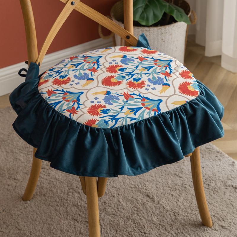 Four Seasons Holland Fleece Print Seat Cushion - DropOnline.co