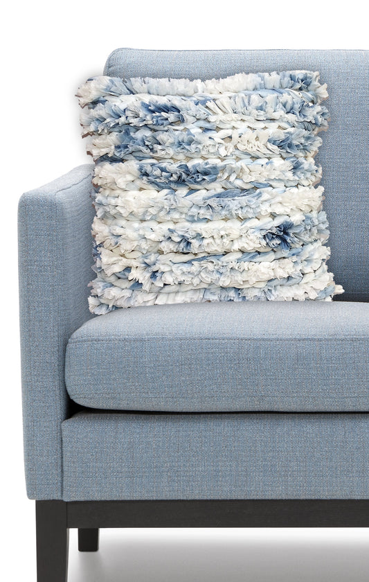 Housse de coussin décoratif bleue et blanche en fausse fourrure