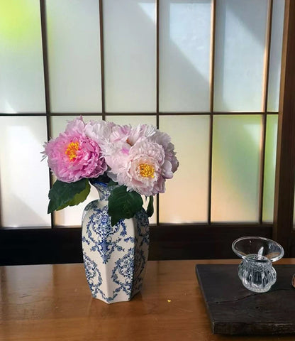 Hand-Painted Vase Blue White Porcelain Vase Elegant Home Decor Living Room Entryway Desktop Flower Arrangement Display Ornaments