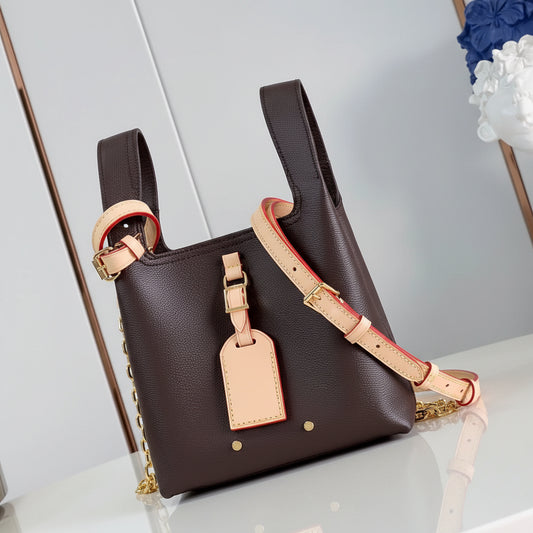 Versatile PU Leather Shoulder Bag, Chic Metal Accent