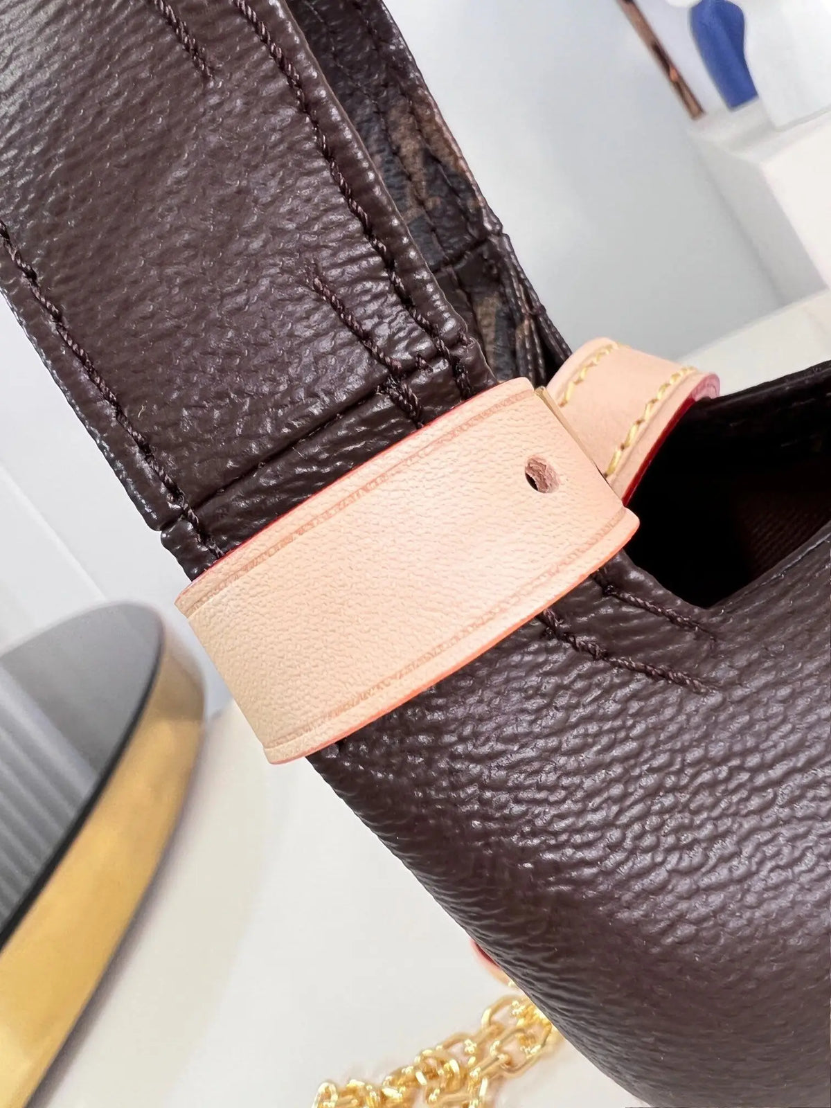 Versatile PU Leather Shoulder Bag, Chic Metal Accent
