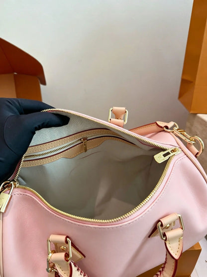 Luxurious PU Leather Handbag, Dazzling Metal Hardware