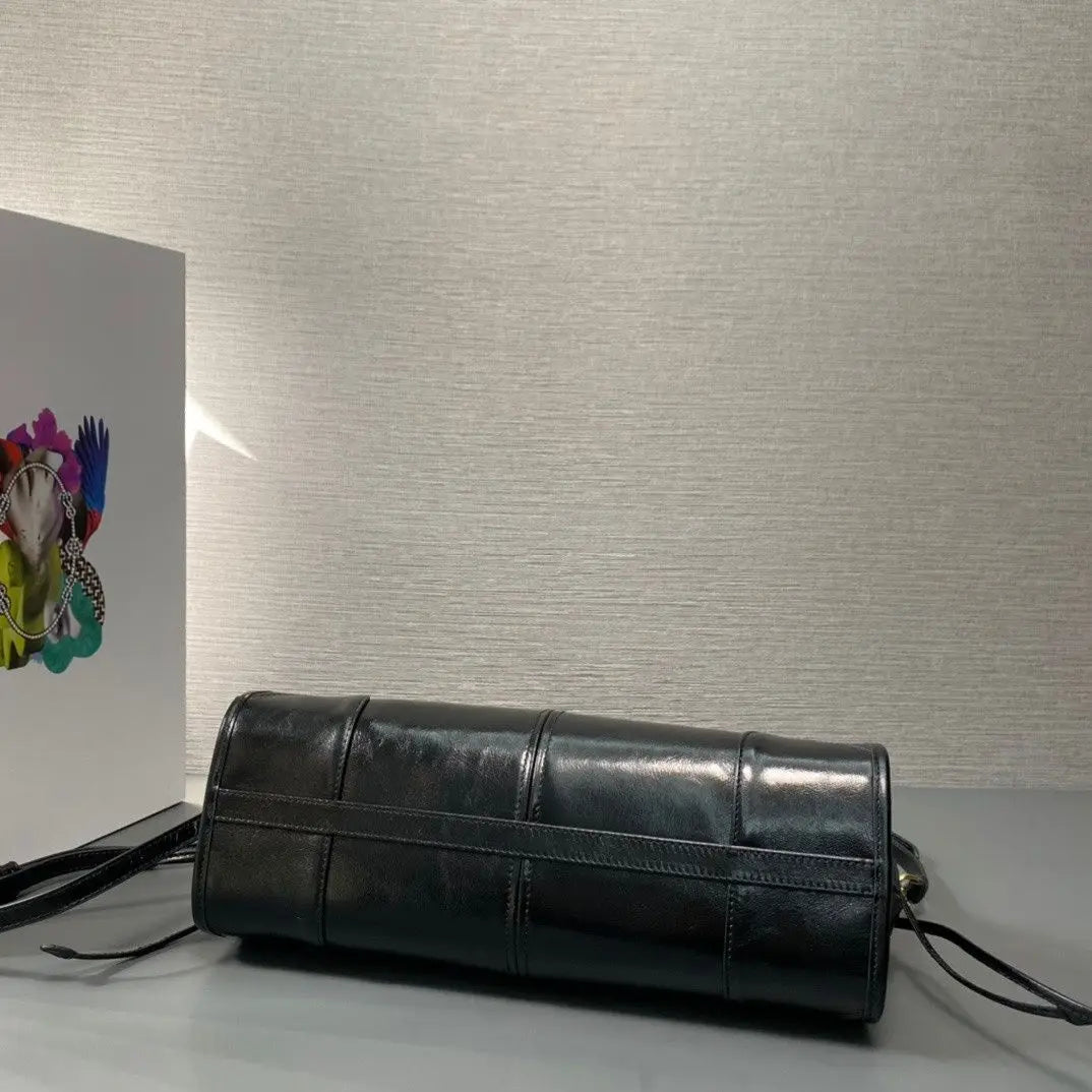 Skin-Friendly PU Leather Handbag, All-Occasion Design