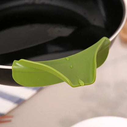 Kitchen Funnel with Anti-Splash Edge – No-Spill Liquid Pouring Tool
