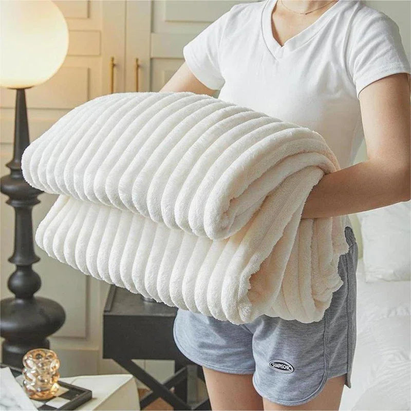 VividTwill 1pc Fluffy Coral Velvet Blanket Air-Conditioned Flannel Plush Comfortable Thickened Warm Soft Throw Blanket Bed Cover