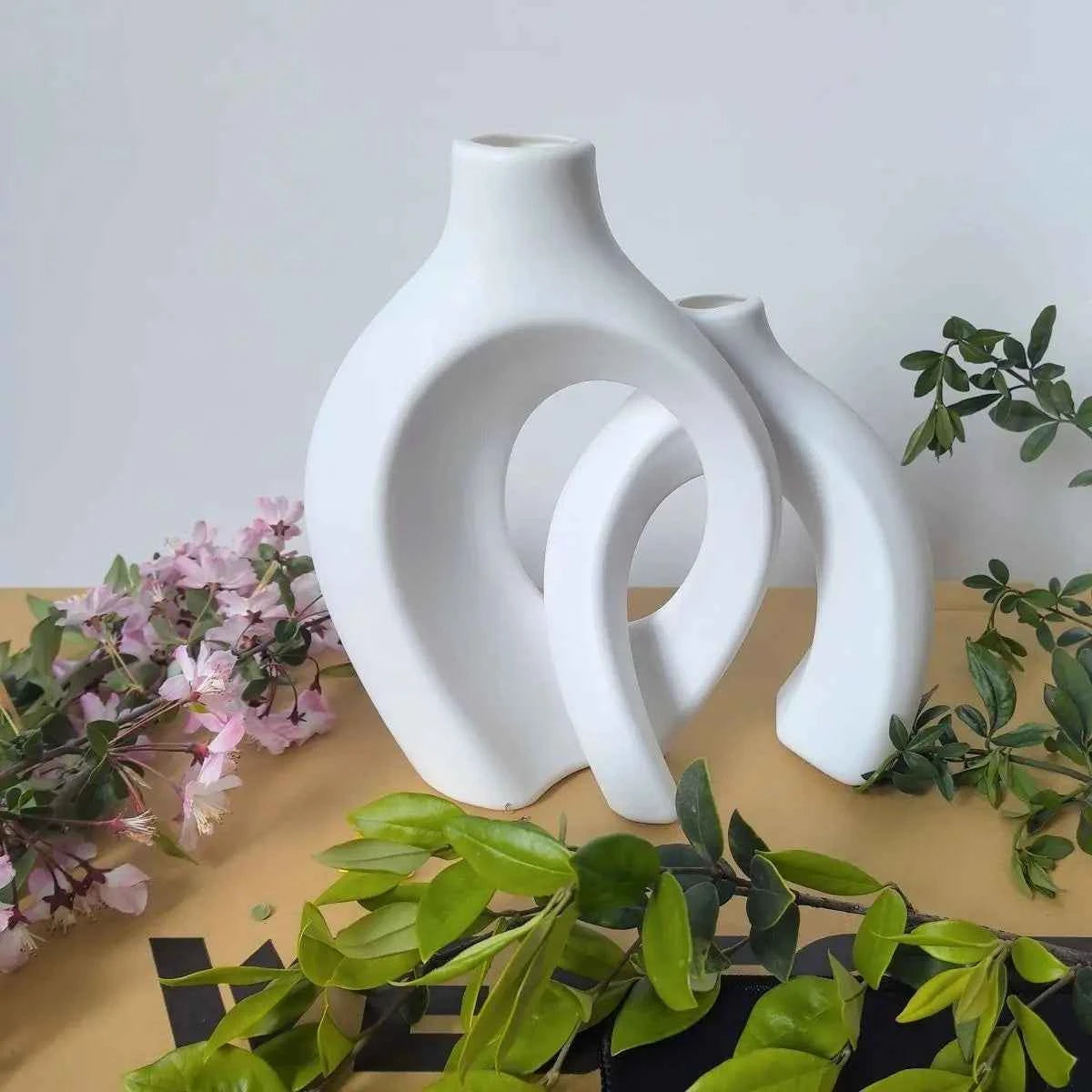 Hollow Nordic Modern  Vase Set of 2 for Modern Home Decor,Plastic imitation ceramic Hollow Flower Vases for Living Room