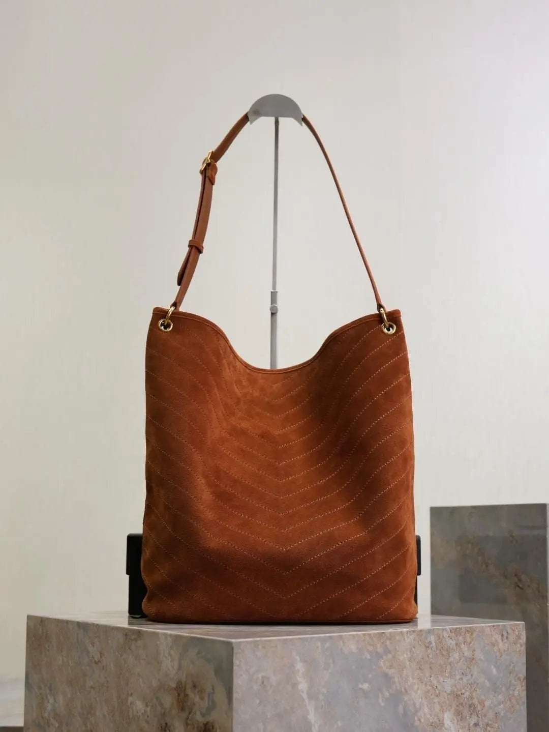 Textured PU Leather Handbag, Premium Metal Ornament