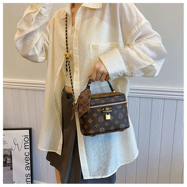Letter-Printed Bucket Bag, Versatile Crossbody
