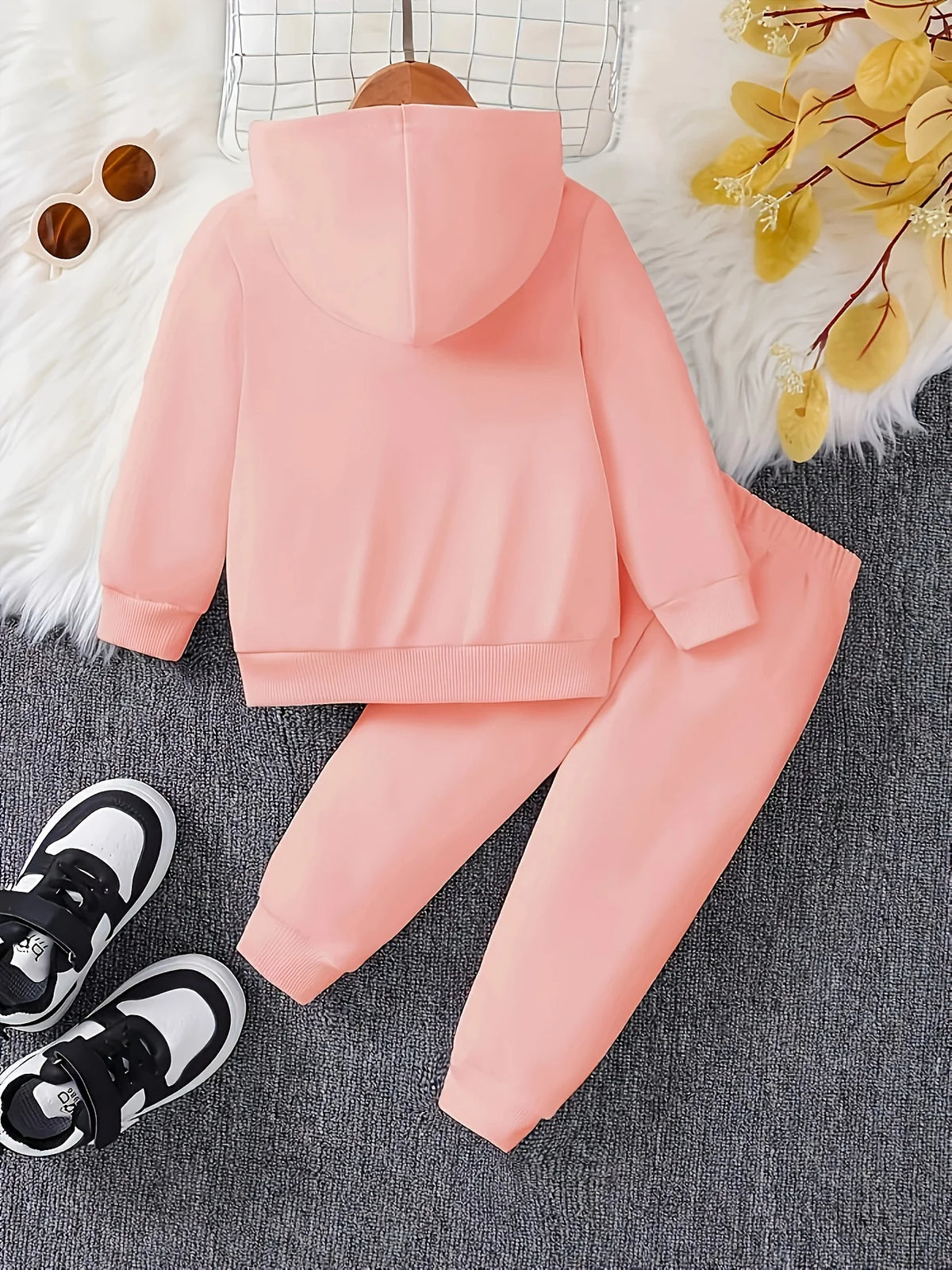 Newborn baby girl's English printed fleece hoodie and sporty casual pants are suitable for outdoor use