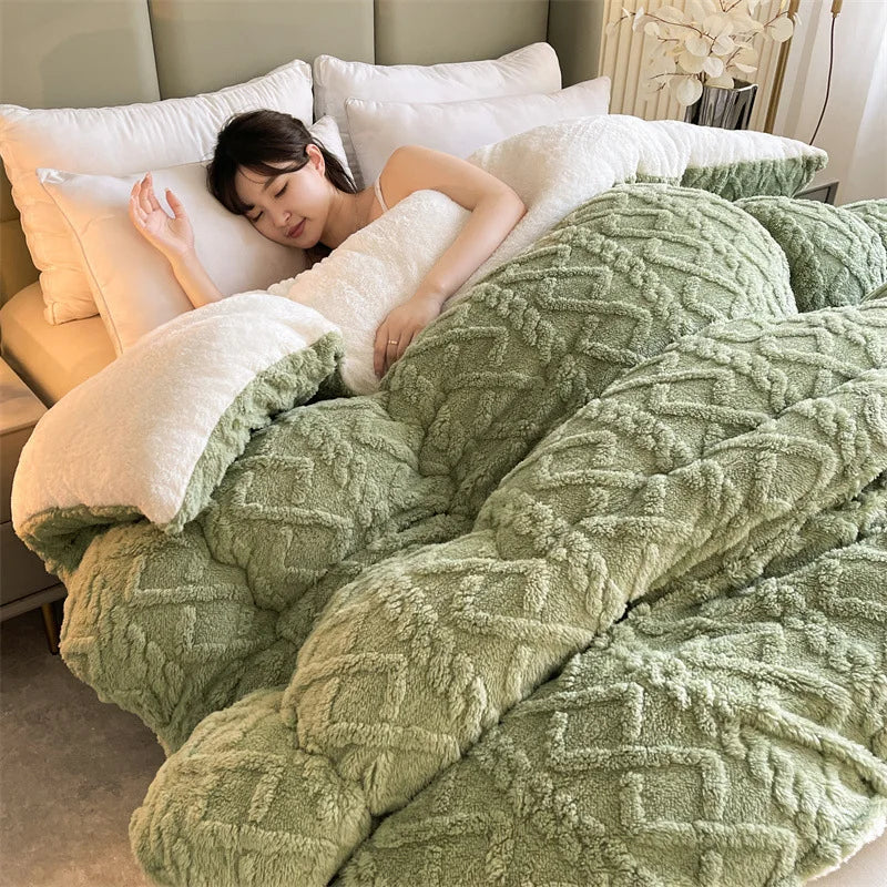 Comfortable double-sided velvet quilt core bedroom velvet thickened blanket home lamb fleece quilt warm quilt core comfortable