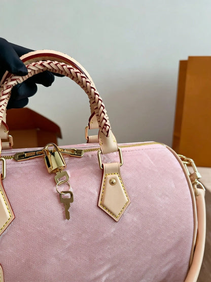 Luxurious PU Leather Handbag, Dazzling Metal Hardware