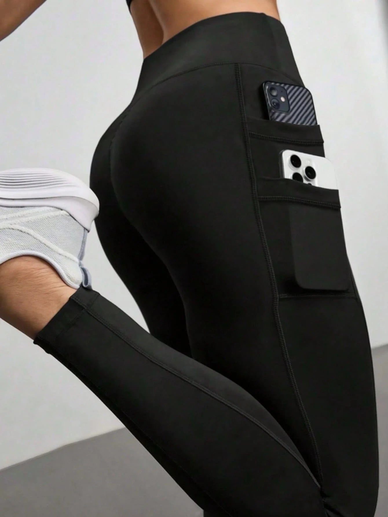 Women's High Waist Elastic Yoga Pants with Side Pockets — Casual Running Fitness Trousers