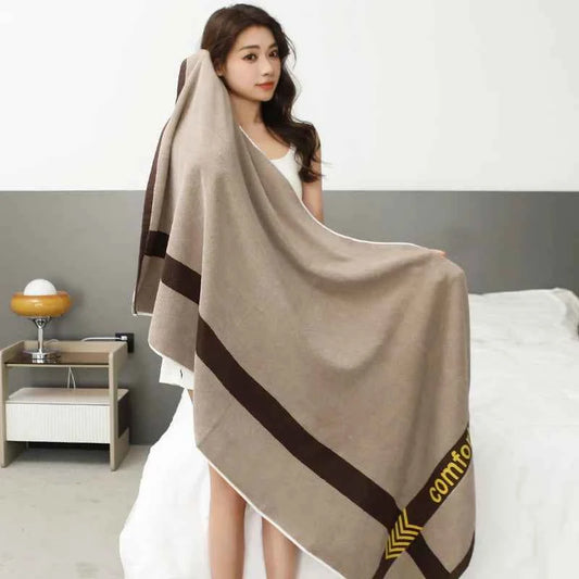 Bath towel made of pure cotton, absorbent for household use, wrapped in cotton, quick drying, suitable for adult bathing