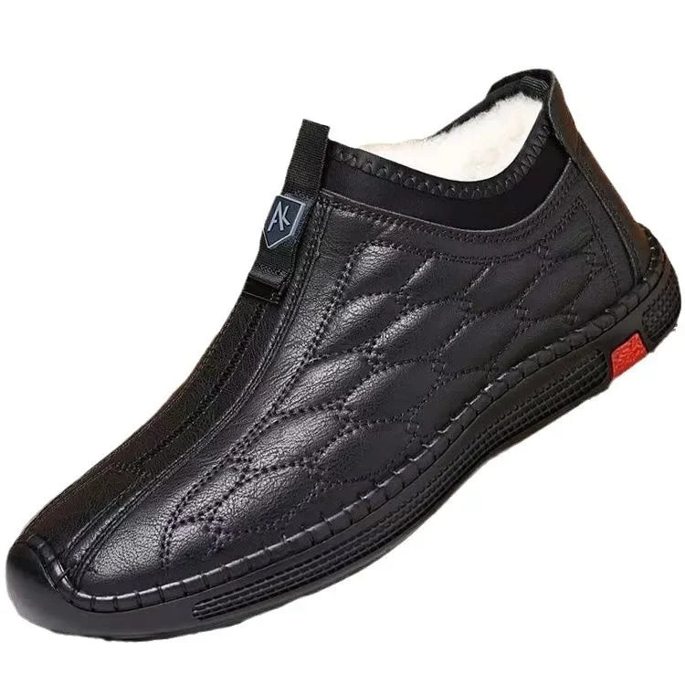 Autumn and winter new fleece men's leather shoes warm fashion trendy with outdoor casual slip-on cotton shoes loafers men