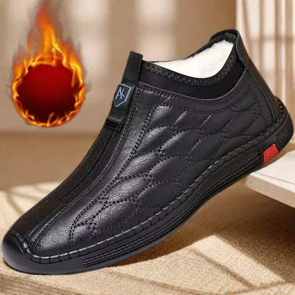 Autumn and winter new fleece men's leather shoes warm fashion trendy with outdoor casual slip-on cotton shoes loafers men