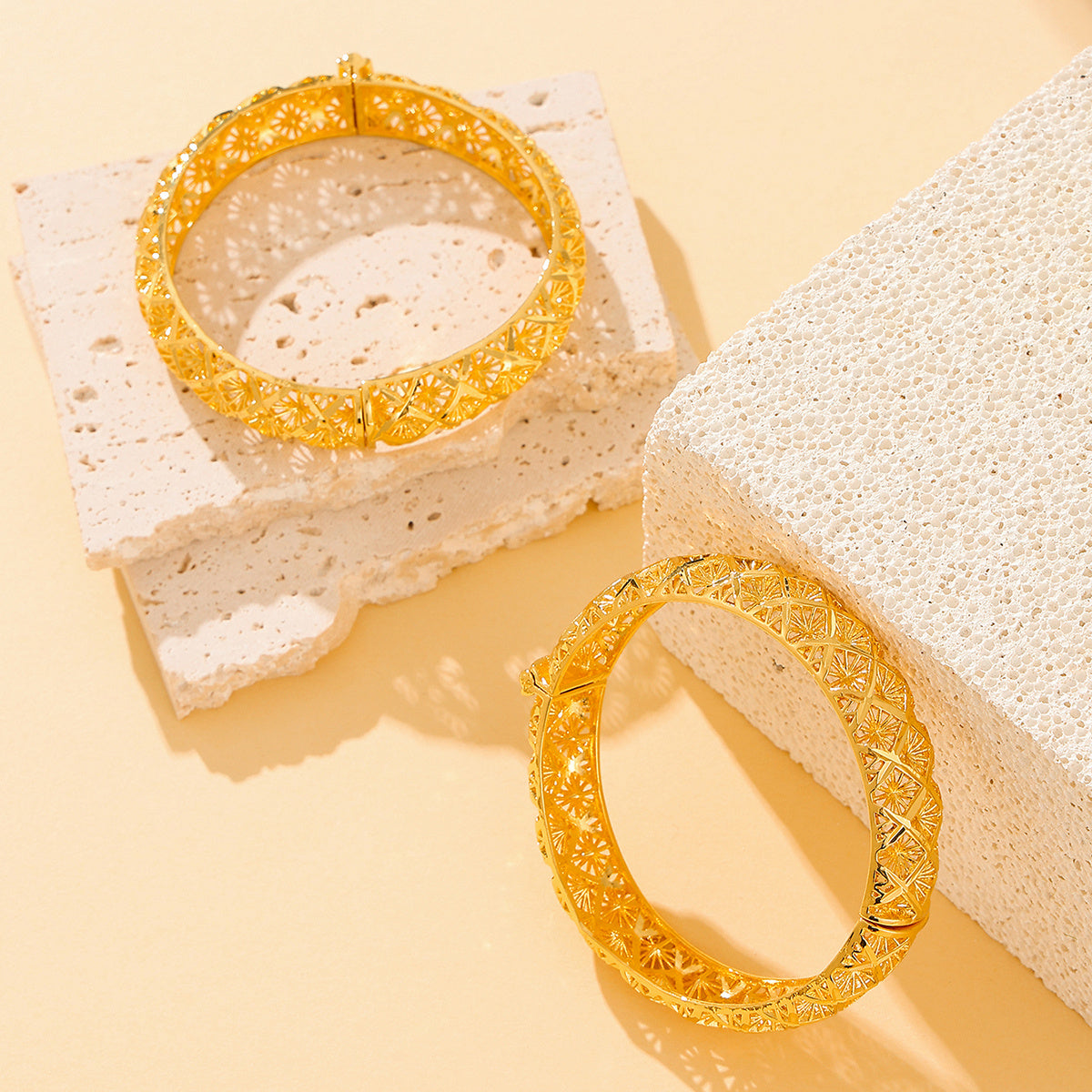 1pcs Vintage Luxury 18k Copper Gold-plated Four Leaf Hollow Sculpture Women's Bracelet, Middle Eastern Bride Wedding Jewelry - DropOnline.co