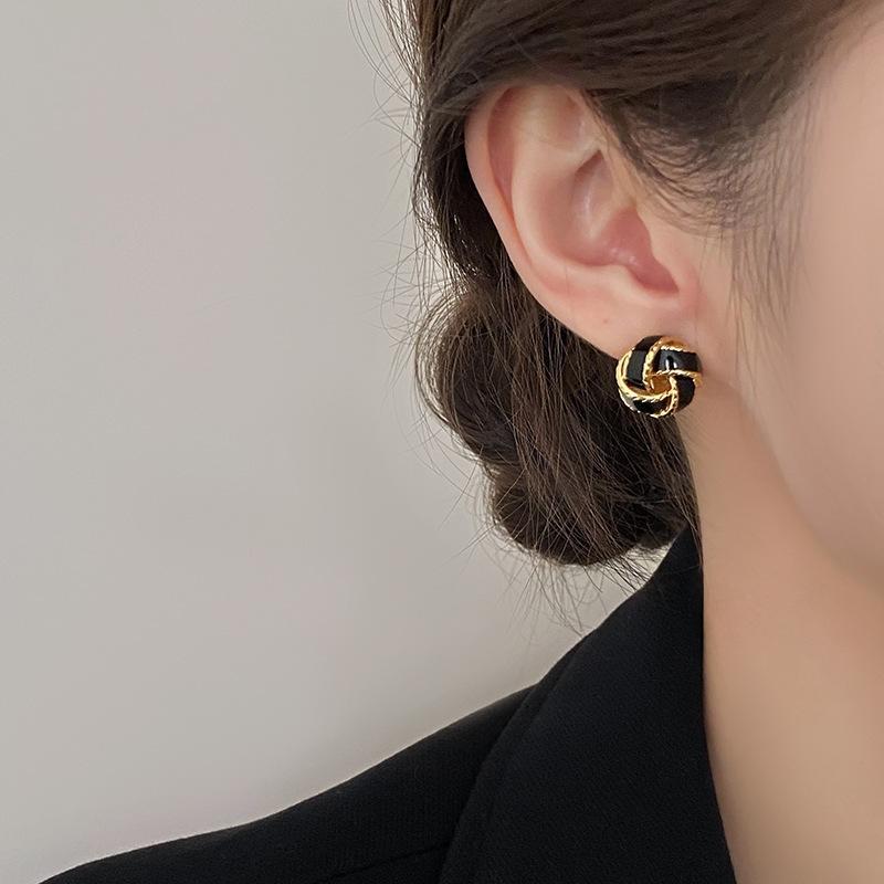 Women's Retro Earrings  Simple And Versatile Accessories - DropOnline.co