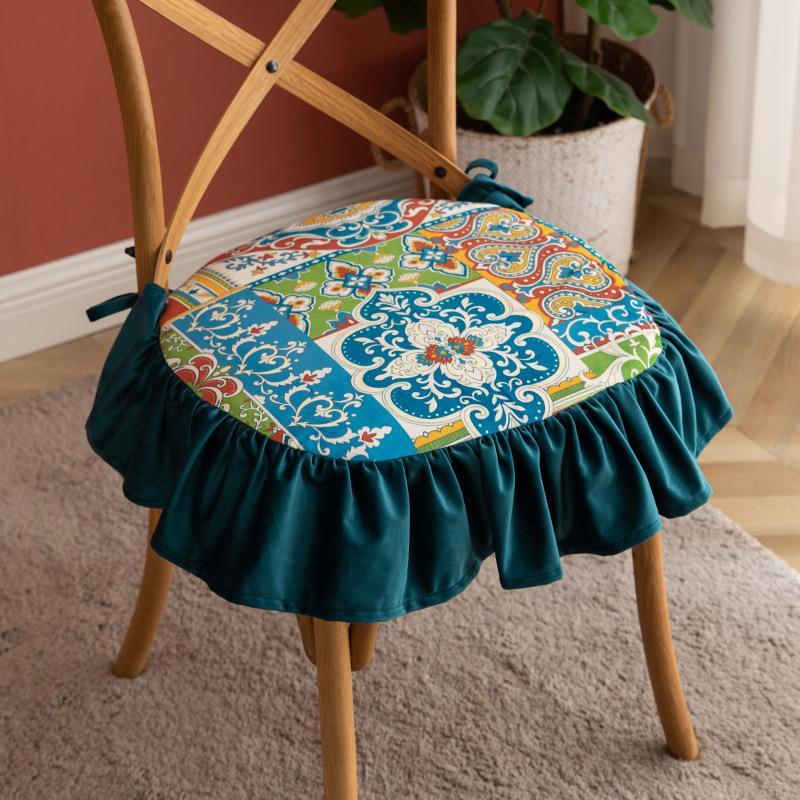 Four Seasons Holland Fleece Print Seat Cushion - DropOnline.co