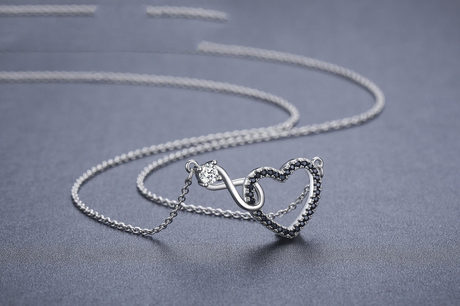 Creative Hollow Heart-shaped Zircon Necklace - DropOnline.co