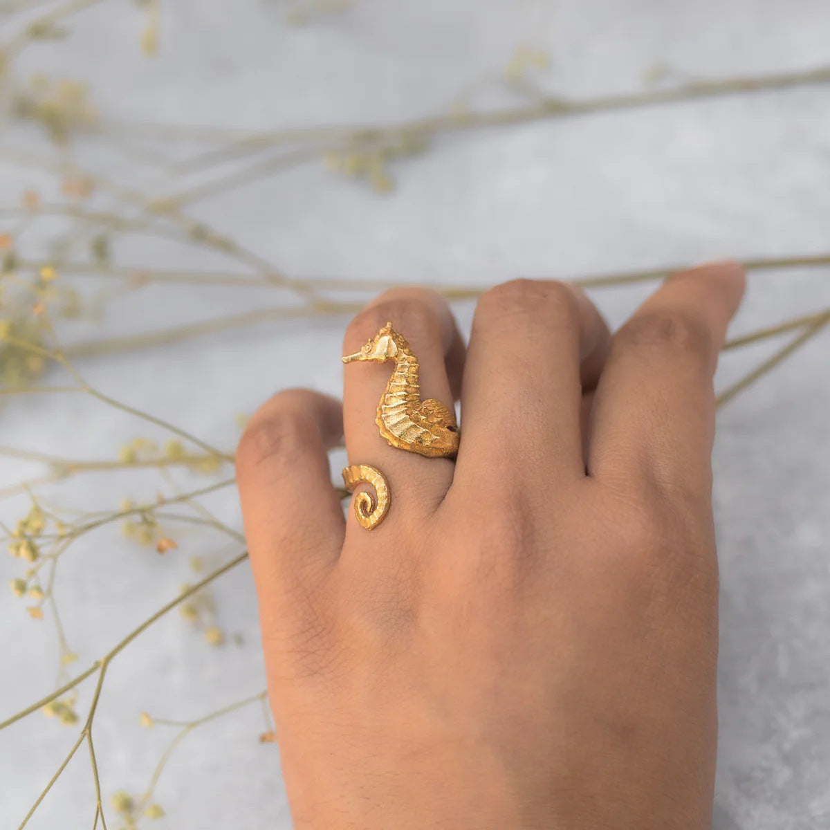 Ocean 18K Gold Stainless Steel Seahorse Opening Ring - DropOnline.co