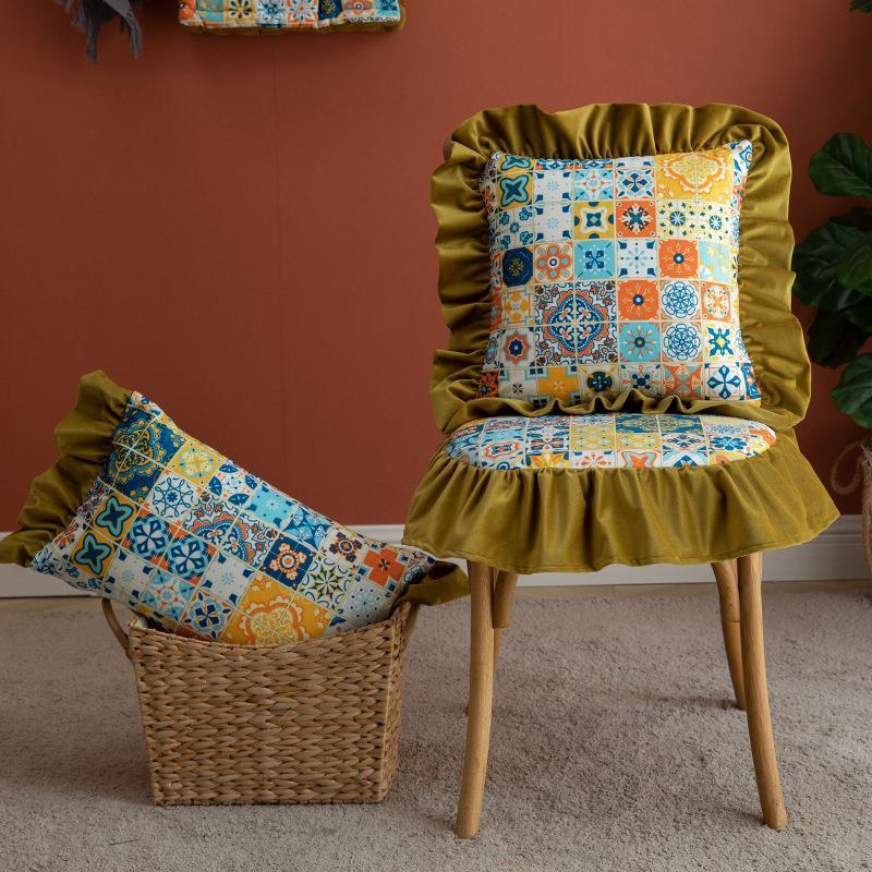 Four Seasons Holland Fleece Print Seat Cushion - DropOnline.co