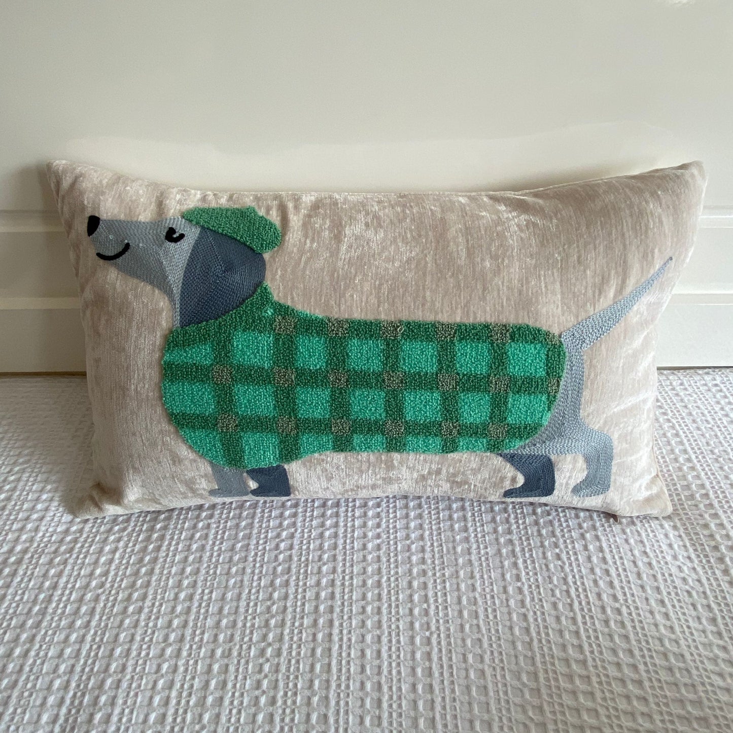 Pillow Embroidered Cushion With Core American Dog - DropOnline.co