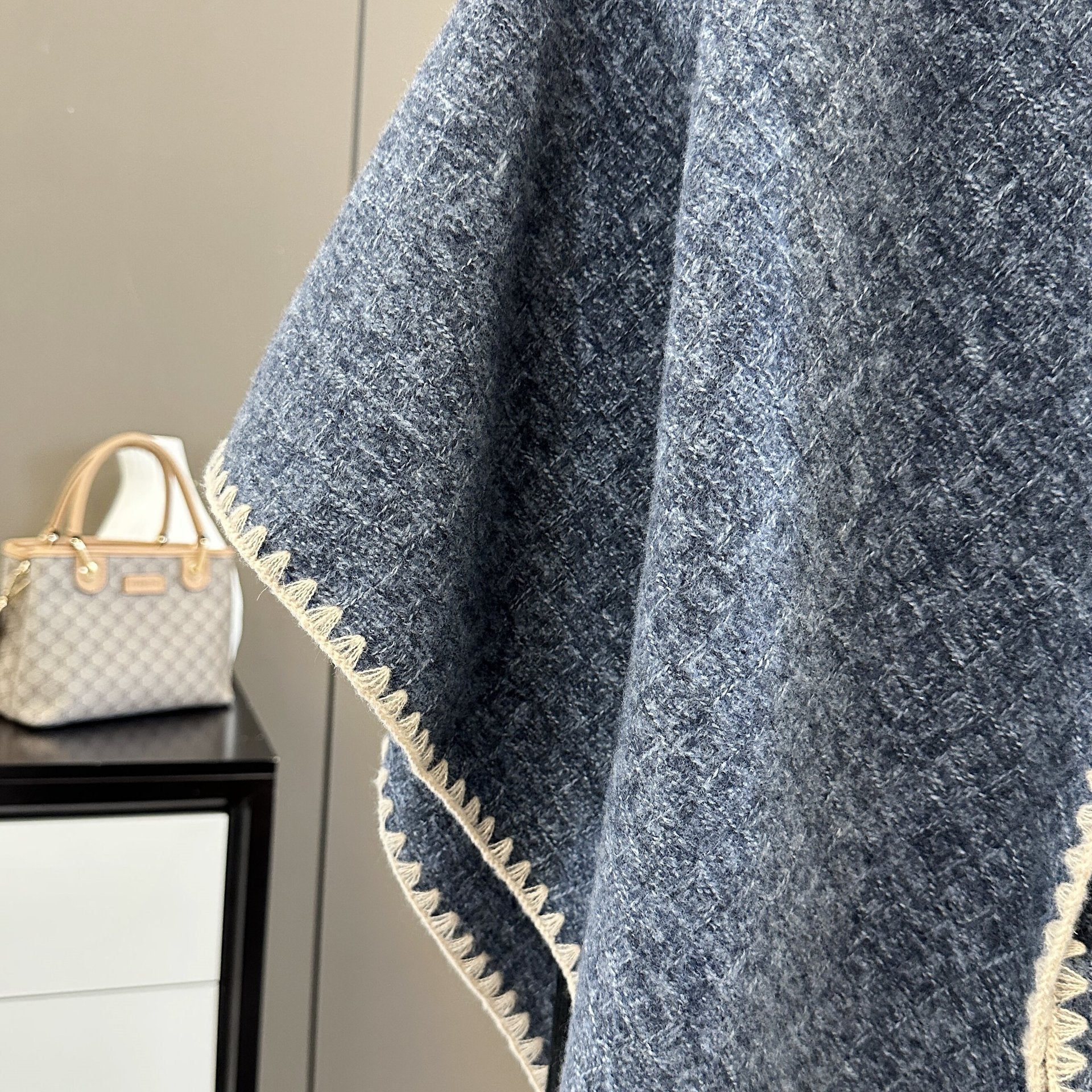 Affordable Luxury Fashion Scarf - Outdoor Autumn & Winter Wind Protection - DropOnline.co